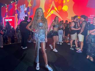 Patricia Poeta curtiu camarote em Salvador