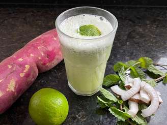 Suco de batata doce com limão