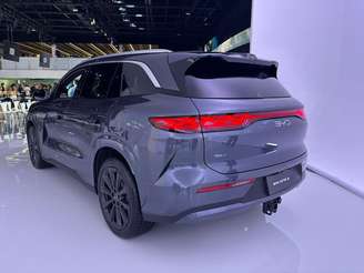 BYD Atto 8 - traseira