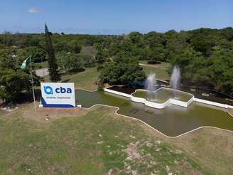 Fachada da Companhia Brasileira de Alumínio (CBA).