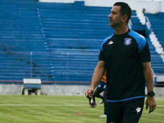 Hermes Júnior, técnico do Olaria 