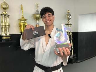 Matheus Albino se tornou destaque no TikTok após unir o karatê com a criação de conteúdo digital