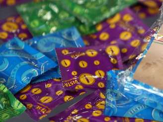 Karex, maior fabricante de camisinhas do mundo, usa materiais derivados do petróleo