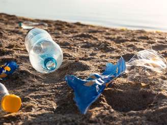 Plastico Na Praia