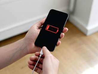 Celular Com Pouca Bateria