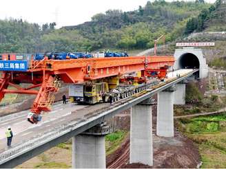 Viaduto Instalado Na Cidade De Guangyuan