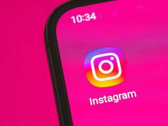 Ícone no app Instagram na tela do telefone.