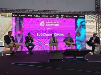 Painel no SPIW debate o uso prático da IA por prefeituras.