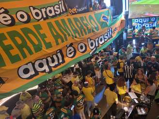 Torcida brasileira está reunida em Nova York