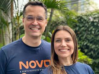 Deltan e a esposa, Fernanda Dallagnol, são filiados ao Partido Novo