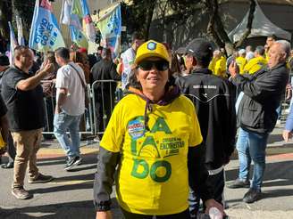 Apoiadora Júlia Costa enfrentou cerca de 12 horas de ônibus para acompanhar convenção que oficializa Caiado como candidato à Presidência