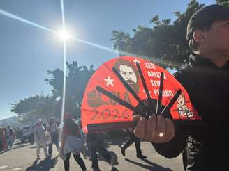 Apoiadores chegam para Convenção do PT que deve oficializar Lula como candidato à reeleição