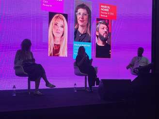 Palestrantes em painel de robotização no Rio Innovation Week