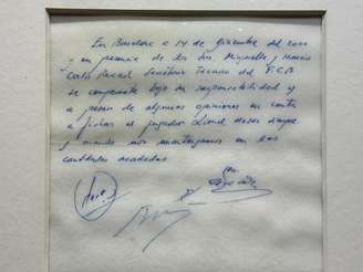 Esta foi a guardanapo assinado em dezembro de 2000.