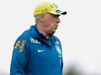 Carlo Ancelotti comanda treino da Seleção (Foto: Rafael Ribeiro/CBF)