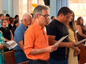 Em primeiro dia de campanha, o candidato à presidência Romeu Zema (NOVO) participou de missa em Montes Claros, no Norte de Minas Gerais.