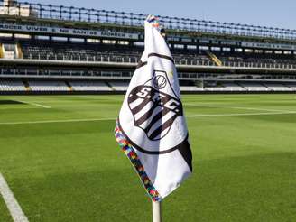 Bandeirinha do Santos na Vila Belmiro