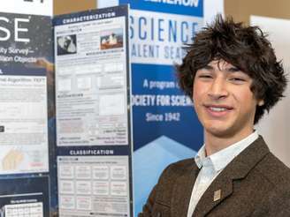 Estudante de 18 anos usa inteligência artificial para analisar dados da NASA e acaba descobrindo mais de 1,5 milhão de objetos cósmicos desconhecidos