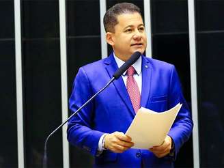PF mira deputado Cezinha de Madureira em operação para apurar tráfico de influência