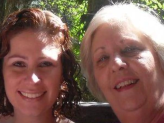 A ex-deputada federal Carla Zambelli e a mãe, Rita Zambelli, candidata à Câmara Federal nas eleições de 2026