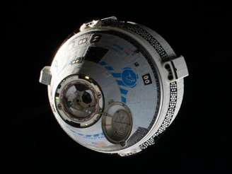 Imagem mostra nave espacial Starliner.