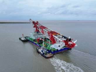 Navio Bate Estaca