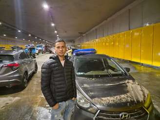 O motorista de aplicativo Guilherme de Azevedo, de 22 anos, ficou preso no trânsito no Vale do Anhangabaú.