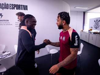 Seedorf e Memphis Depay pelo Corinthians 
