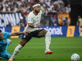 Memphis ficará fora da estreia de Seedorf como técnico do Corinthians.