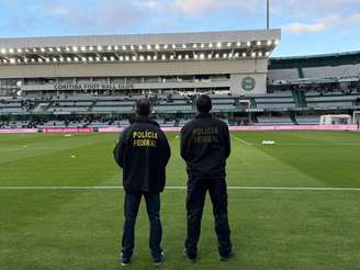 PF diz que serviço de segurança patrimonial contratado pelo Grêmio em Curitiba é clandestino.
