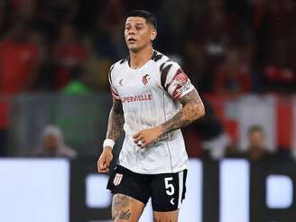 Marcos Rojo esteve em campo contra o Flamengo na semifinal da Libertadores.