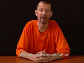 <p>Nas imagens, Cantlie fala de maneira calma e determinada</p>