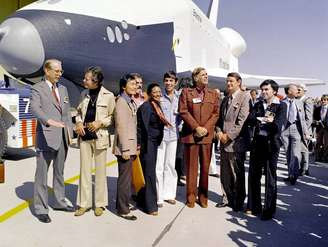 <p>Leonard Nimoy aparece no centro da foto divulgada pela NASA</p>