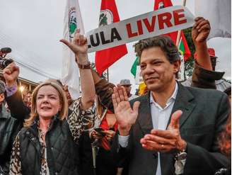 A presidente nacional do PT, Gleisi Hoffmann, e o ex-prefeito de São Paulo Fernando Haddad.