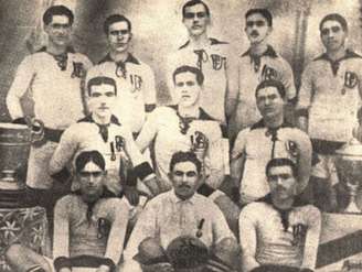 Primeiro jogo do Timão contou com a presença de cinco fundadores em campo (Foto: Divulgação/Reprodução)