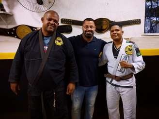 Márcio Panda, Daniel Martins e a lutadora Tamires Tratora, nova contratada do UFC (Foto: Arquivo pessoal)