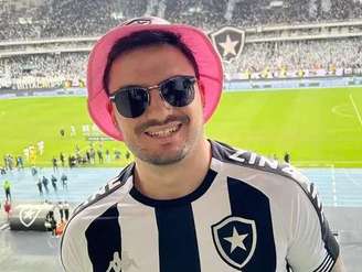 Luiz Henrique e Igor Jesus com a taça da Libertadores – Vitor Silva/Botafogo