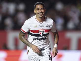 Luciano comemorando gol contra o Flamengo 