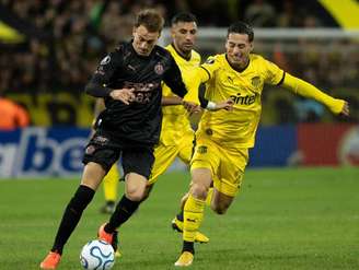Platense e Peñarol ficaram no empate e classificaram o Corinthians-