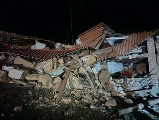 Imagens nas redes sociais mostram rastros de destruição causada pelos tremores
