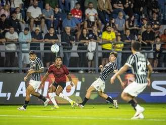 Corinthians vence o Red Bull Bragantino pelo Brasileirão. 