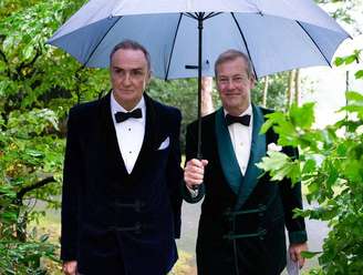 O casal Ivar Mountbatten e James Coyle.