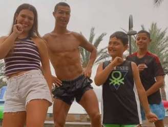 CR7 com os sobrinhos e o filho Cristiano Ronaldo Jr. (Foto: Reprodução/TikTok)