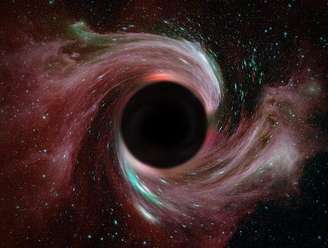 Teóricamente, gravidade extrema de buracos negros poderia ser convertida em energia. 