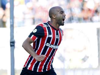 Lucas chega a 50 gols pelo São Paulo (Photo by Rubens Chiri)