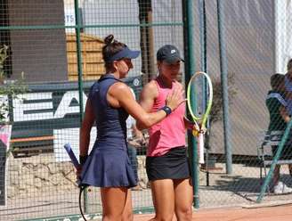 Ingrid de azul e Gleason 