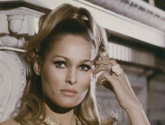 Ursula Andress interpretou a primeira e mais icônica Bond Girl, dos filmes sobre o agente 007