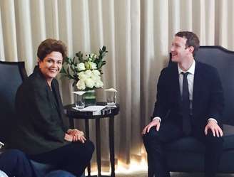 Mark Zuckerberg promove uma iniciativa para promover o acesso gratuito à internet para setores atualmente sem conexão