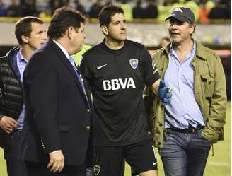 Burzaco (dir.) durante confusão no jogo Boca x River pela Libertadores