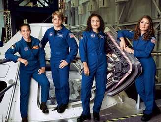 As astronautas Nicole Aunapu Mann, Anne McClain, Jessica Meir e Christina Hammock Koch, fotografadas no Johnson Space Center da NASA em Houston. 